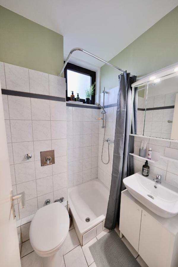 Charmantes Studio In Messe-Naehe Mit Parkplatz Хановер Екстериор снимка