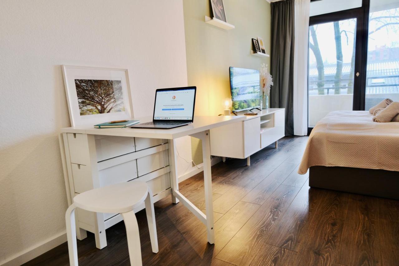 Charmantes Studio In Messe-Naehe Mit Parkplatz Хановер Екстериор снимка